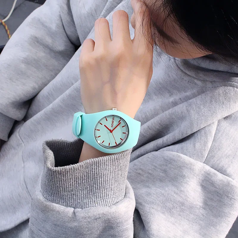 الرجال مشاهدة النساء كريم اللو - مراجعة Silicone Band Women وسعره
