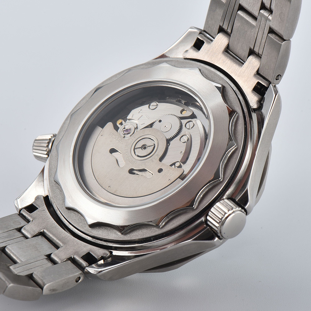ساعة رجالية بشاشة مضيئة مقاس 4 - مراجعة Stainless Bracelet Diver وسعره