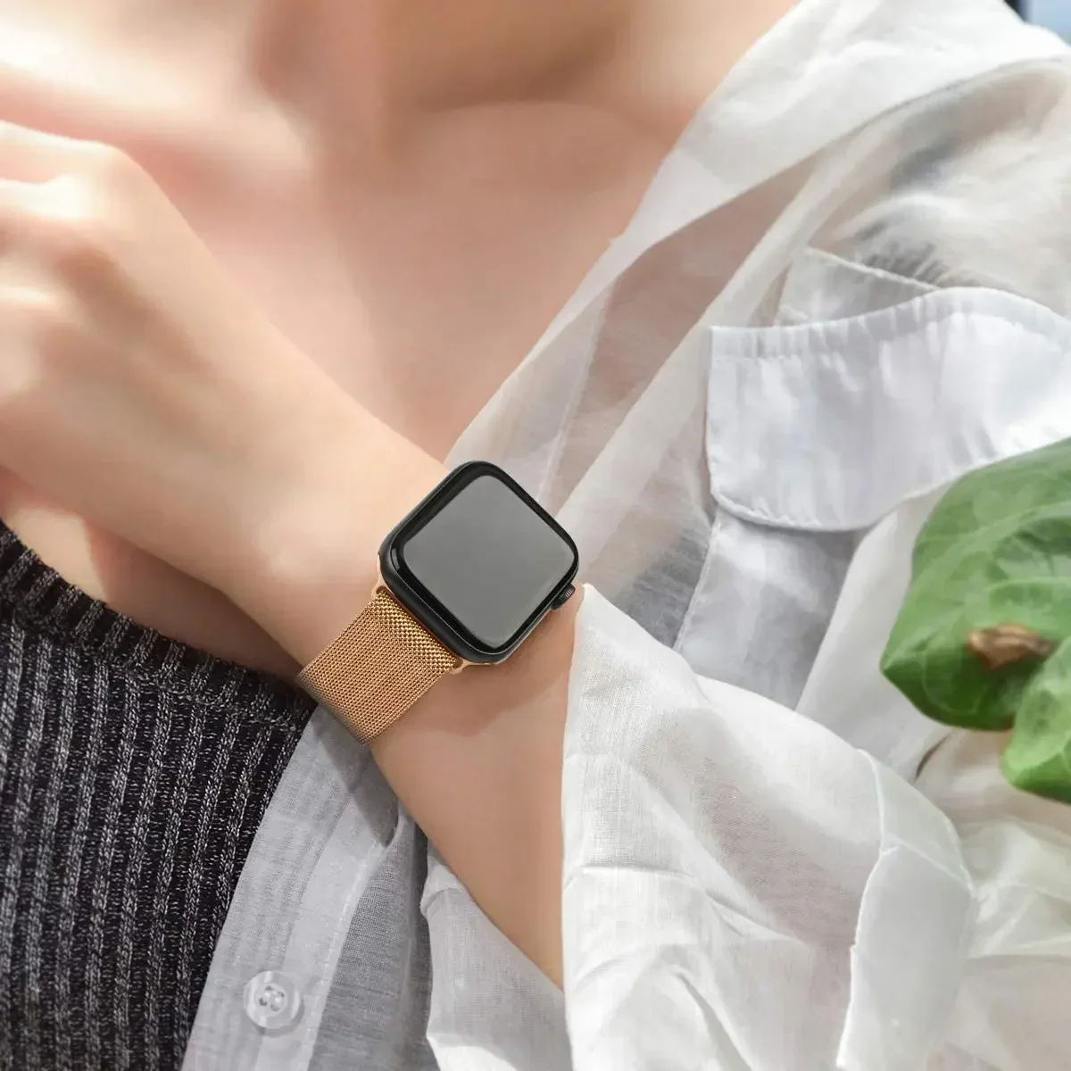 حزام حلقة مغناطيسي لساعة أبل 4 - مراجعة Milanese Loop Magnetic وسعره